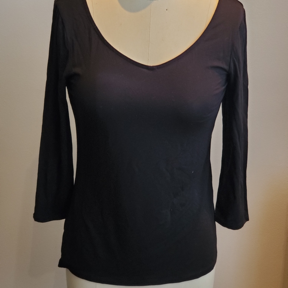 3/4 sleeve black top